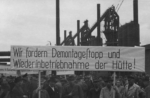 Demonstration against the dismantling, 1950